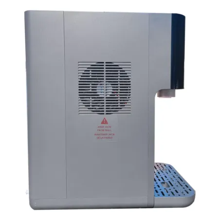 Sparkling, cold and hot water dispenser with reverse osmosis and integrated CO2 bottle