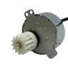 Moteur avec entretoise. pignon et câble